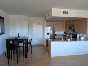 88 Bush St, Unit 1161 in San Jose, CA - Foto de edificio - Building Photo