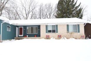 4833 Stauffer Ave SE in Kentwood, MI - Building Photo