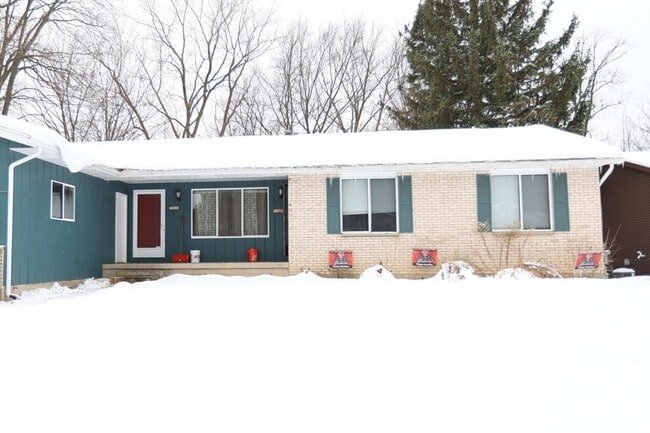 property at 4833 Stauffer Ave SE