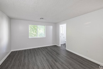 401 Talcottville Rd in Vernon, CT - Building Photo - Building Photo