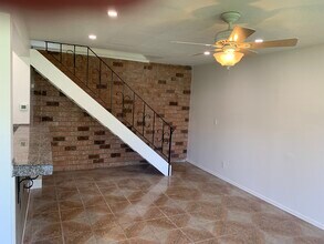 2412 Plata Ct in Santa Rosa, CA - Foto de edificio - Building Photo