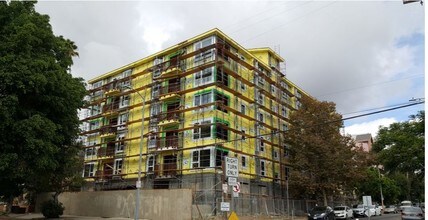 1751 N Las Palmas Ave in Los Angeles, CA - Foto de edificio - Building Photo