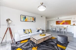 19999 E Country Club Dr in Aventura, FL - Building Photo