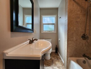 143 9th St in Santa Rosa, CA - Building Photo - Building Photo