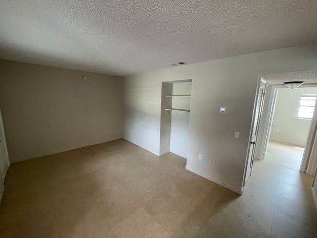 6719 Congress St in New Port Richey, FL - Building Photo - Building Photo