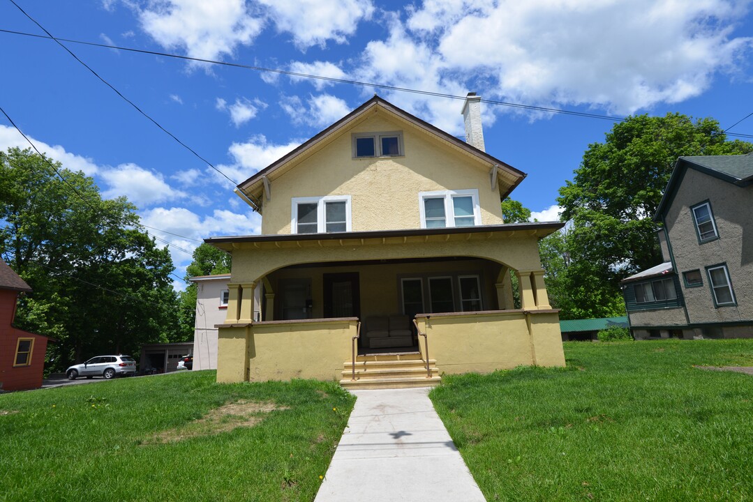 412 Hillview Plz, Unit 412 in Ithaca, NY - Foto de edificio