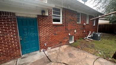 1921 W Jewell St in Wichita, KS - Building Photo - Building Photo