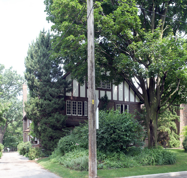 516 Riverside Dr in Toronto, ON - Building Photo - Primary Photo