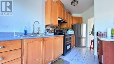 37 Seahorse Ave in Brampton, ON - Building Photo - Building Photo
