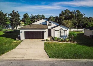 2262 Garden Chase Dr in Lakeland, FL - Building Photo - Building Photo