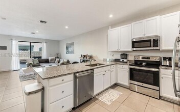 10835 SW 235th Ln in Princeton, FL - Building Photo - Building Photo
