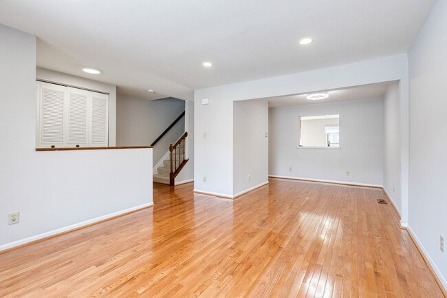 38 Tudor Ct in Timonium, MD - Building Photo - Building Photo