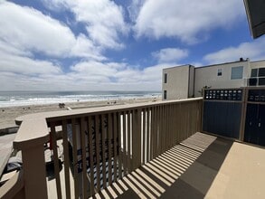 3773 Ocean Front Walk in San Diego, CA - Building Photo - Building Photo