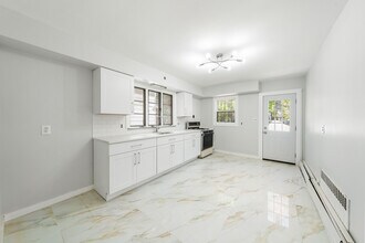 69 Marion Ave, Unit 1 in Newark, NJ - Building Photo - Building Photo