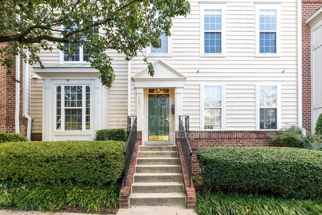 property at 1581 Leeds Castle Dr