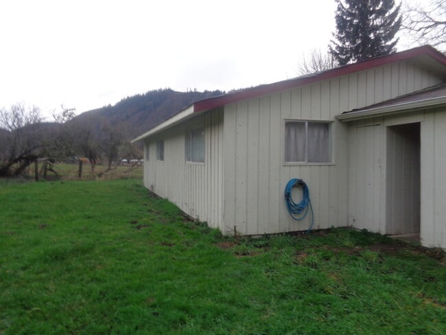 224 Priest Rd in Morton, WA - Building Photo - Building Photo