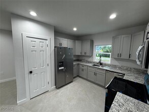 27380 Sandrala Dr in Punta Gorda, FL - Building Photo - Building Photo