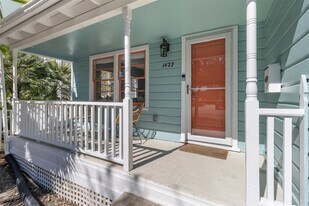 1422 Market St in Galveston, TX - Building Photo