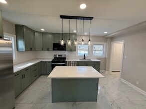 408 East End Ave in Hillside, IL - Building Photo - Building Photo