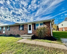 1725 Fogg Pike in Mount Sterling, KY - Building Photo