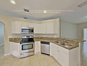 4961 Pelican St in Coconut Creek, FL - Building Photo - Building Photo