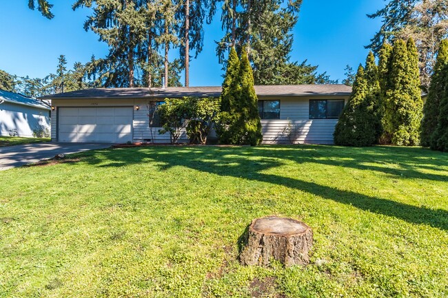 property at 1574 SW Swantown Ave