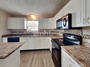 5627 Wynridge Ct in Indianapolis, IN - Building Photo - Building Photo