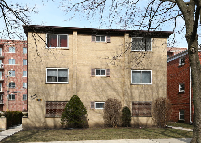 1316 Brown St in Des Plaines, IL - Building Photo - Building Photo