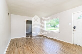 9749 Dennis Dr in St. Louis, MO - Building Photo - Building Photo