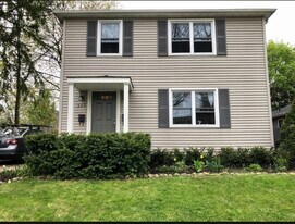 222 Buena Vista Ave in Ann Arbor, MI - Building Photo