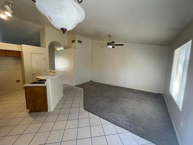 837 E Glenmere Dr in Chandler, AZ - Building Photo - Building Photo