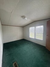 2051 Porter Ave in Grand Ridge, FL - Building Photo - Building Photo