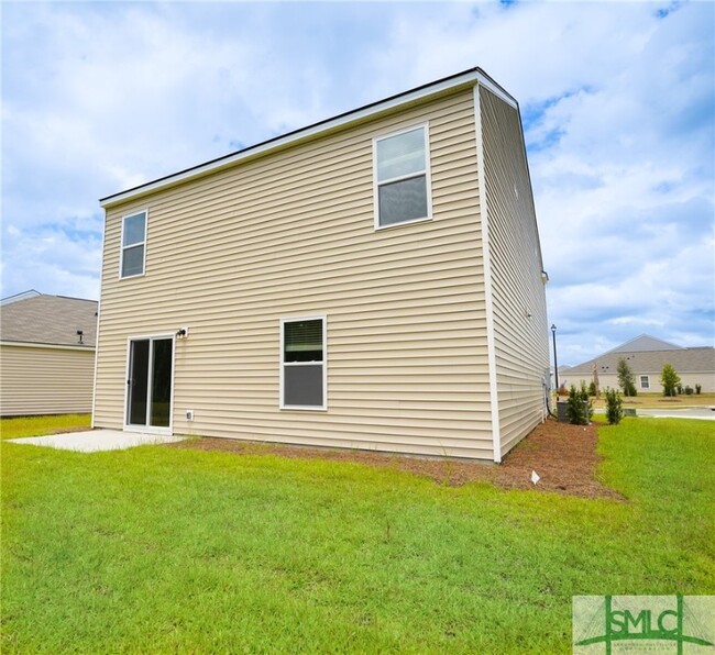 459 Coconut Dr in Bloomingdale, GA - Foto de edificio - Building Photo