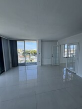 7800 Carlyle Ave, Unit 6D in Miami, FL - Building Photo - Building Photo