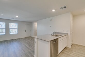 7375 Hayes Hbr Ct in North Las Vegas, NV - Building Photo - Building Photo