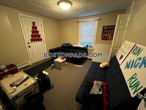 12 Shepherd Ave, Unit 1 in Boston, MA - Foto de edificio - Building Photo