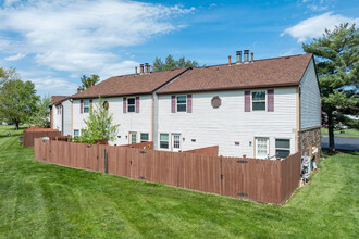 Cimmaron Station Condominiums (por) in Columbus, OH - Building Photo - Building Photo