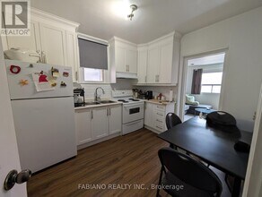 1038 Dovercourt Rd in Toronto, ON - Building Photo - Building Photo