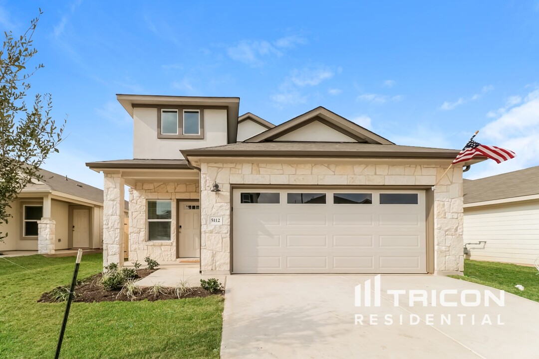 5112 Saddle Clb Dr in Georgetown, TX - Foto de edificio