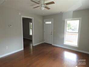 235 N Oakland Ave in Statesville, NC - Building Photo - Building Photo