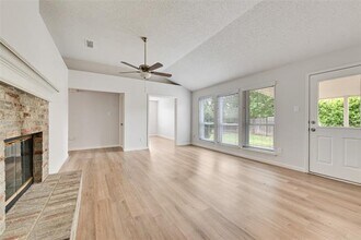 5611 Alicante Dr in Arlington, TX - Building Photo - Building Photo