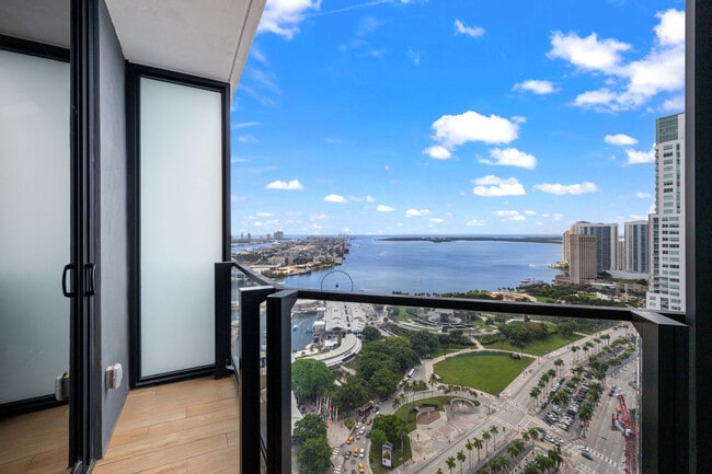 398 NE 5th St in Miami, FL - Building Photo - Building Photo