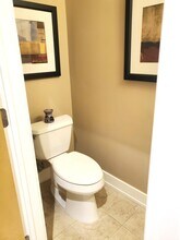 1105 Mayberry Plaza in Omaha, NE - Foto de edificio - Building Photo