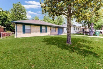 5907 Nelwyn St in Houston, TX - Building Photo - Building Photo