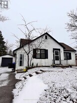 34 Cundles Rd E in Barrie, ON - Building Photo