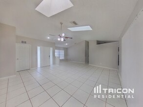 1519 Carter Oaks Dr in Valrico, FL - Building Photo - Building Photo