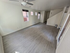 7593 Perla Del Mar Ave in Las Vegas, NV - Building Photo - Building Photo