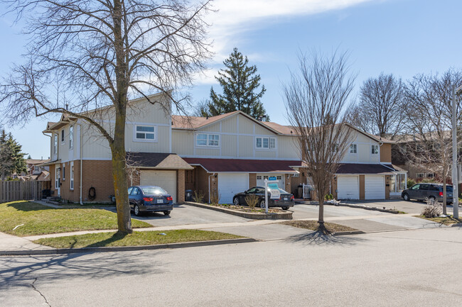 93 Brookmill Blvd in Toronto, ON - Building Photo - Primary Photo