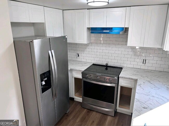 15 Dixie Dr in Stockbridge, GA - Building Photo - Building Photo