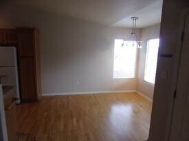 8437 S Thunder Ridge Way in Highlands Ranch, CO - Building Photo